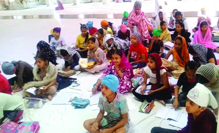 गुरमुखी सीखने एवं गुरमत ज्ञान लेने गुरुद्वारों में बड़े चाव से पहुंच रहे बच्चे-राजपूत