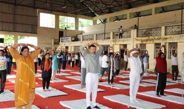 शरीर और मन को स्वस्थ रखने के लिए योग करें : स्कूल शिक्षा मंत्री सिंह