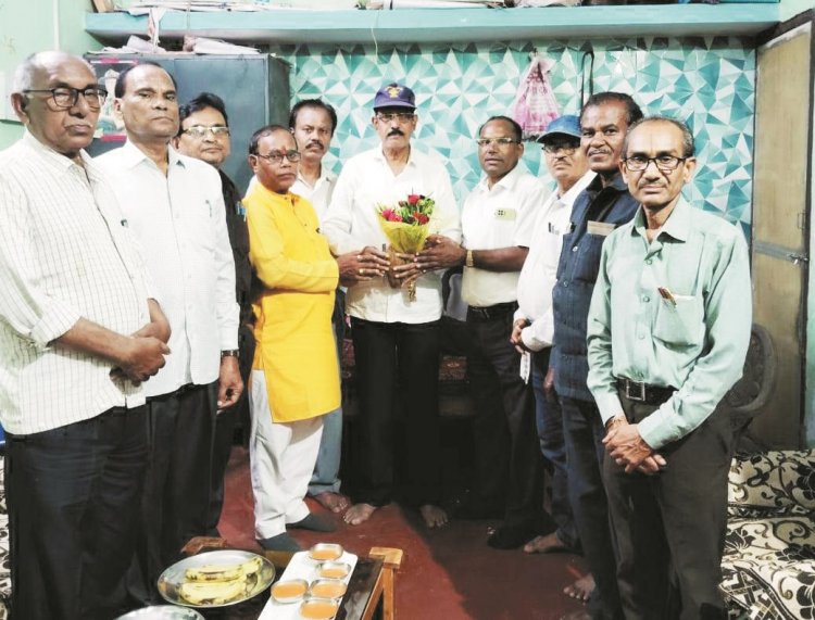 राज्यपाल से सम्मानित होने पर रोमन को दी बधाई