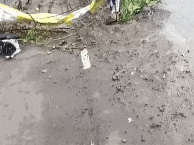 सीहोर रेलवे स्टेशन पहुंच मार्ग जर्जर:प्लेटफॉर्म नंबर 2 जाने के लिए यात्री हुए परेशान; ऑटो चालक बोले- वाहन खराब हो रहे