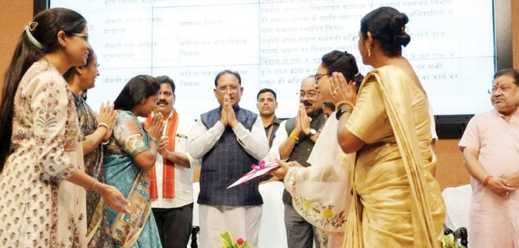 आकांक्षी विकासखंड कार्यक्रम में  लखनपुर ब्लॉक को रजत पदक