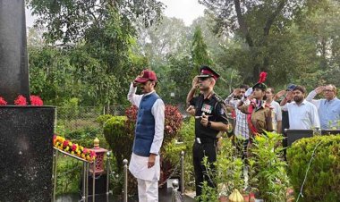 शिक्षा के साथ अनुशासन, संस्कार और मानवीय गुणों का होना आवश्यक : उप मुख्यमंत्री शुक्ल