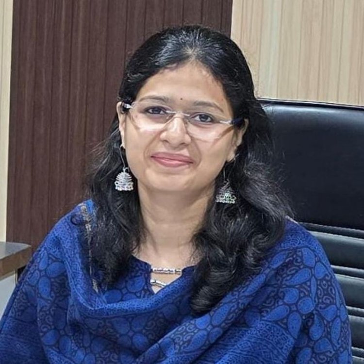 जिला पंचायत की नई CEO वैशाली जैन ने संभाला पदभार:टीएल बैठक में पहुंचीं; रतलाम जिले की पूरी कमान महिला अफसरों के हाथ