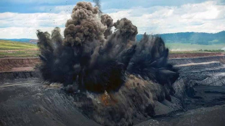 कोयला खदान में भयंकर धमाका, 10 घायल, 2 की हालत गंभीर