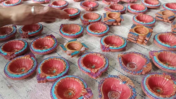 दीपावली पर जगमगाएंगे दिव्यांगजन के हुनर के दीये