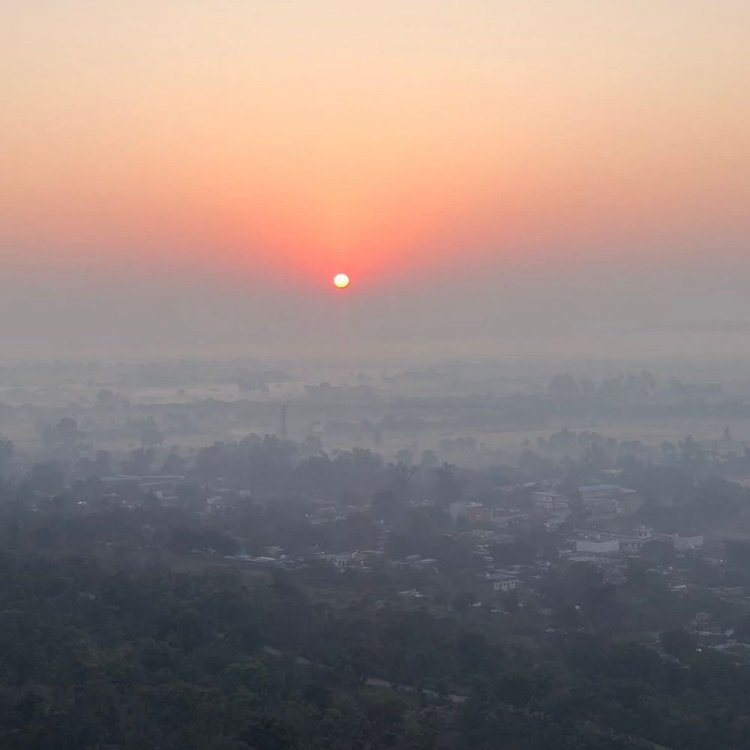 रायसेन में रात का तापमान 10 डिग्री सेल्सियस:प्रदेश का तीसरा सबसे ठंडा जिला, कोहरा और ठंडी हवाओं का असर बढ़ा
