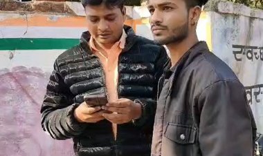 कलेक्ट्रेट पास बाइक जब्त, लूट की अफवाह:फाइनेंस कंपनी ने बकाया किस्तों पर की कार्रवाई, एक युवक भी ले जाया गया