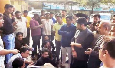 हंगामे के दौरान पत्रकार से मारपीट, 3 पर एफआईआर