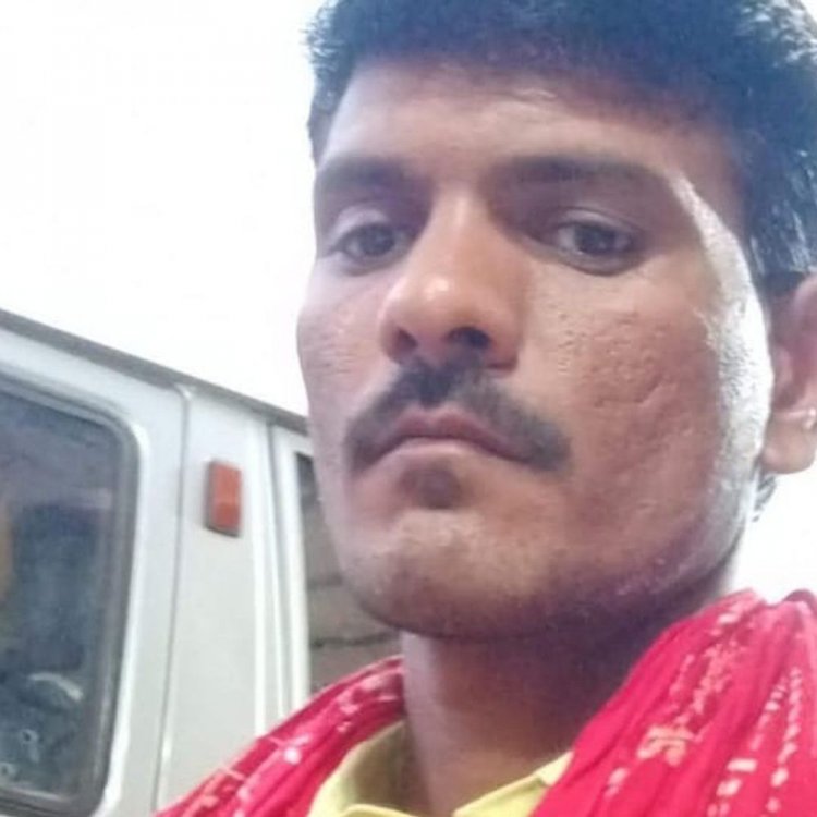 बालाघाट में डिवाइडर से टकराई बाइक, मजदूर की मौत:एक घायल, शादी में शामिल होकर वापस लौट रहा थे तीन युवक